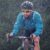 Roupas de ciclismo para pedalar na chuva: kit básico!