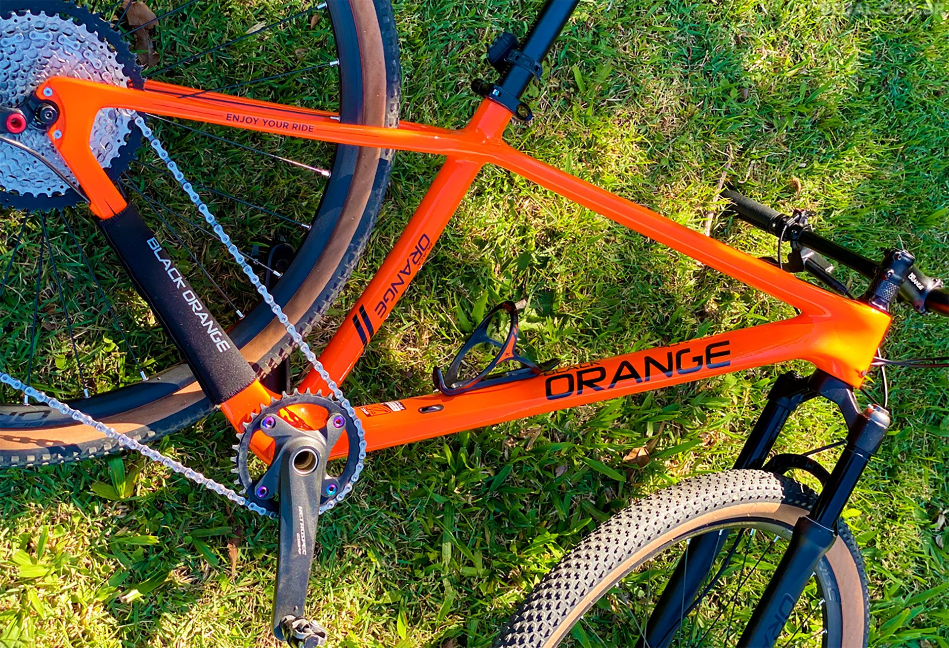 bicicleta black orange